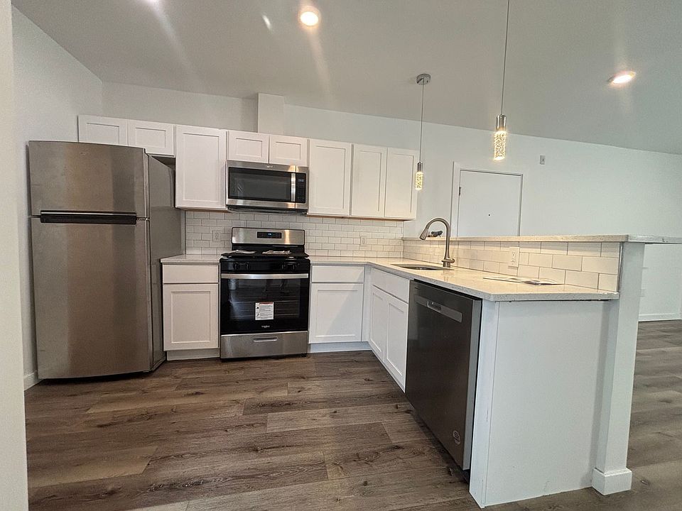 1st image of 240-242 E Girard Ave #5