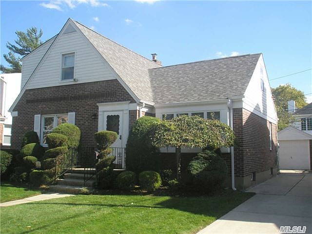 1st image of 30 Irving Ln