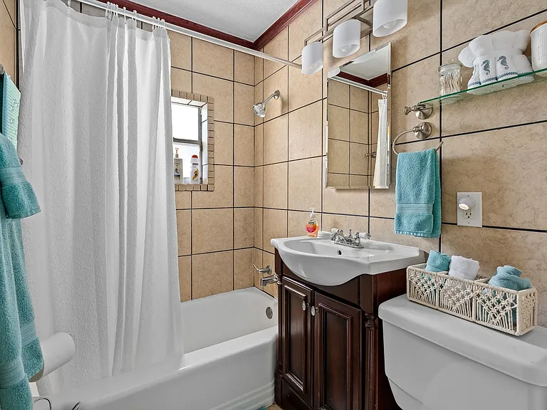 6 Palmetto — Photo 28
