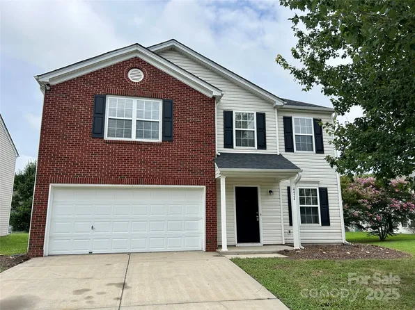 4424 Staffordshire Ln, Charlotte, NC 28213