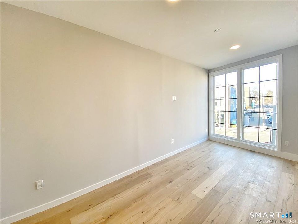 1st image of 51 Wall St #3