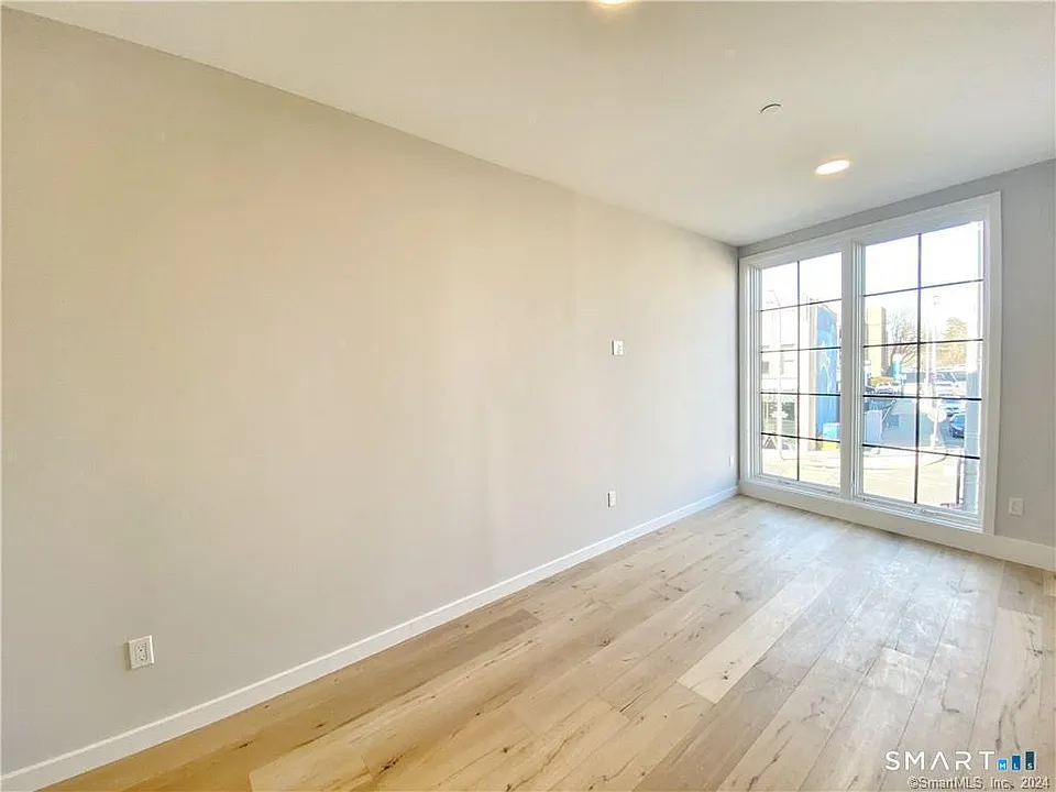51 Wall St #3