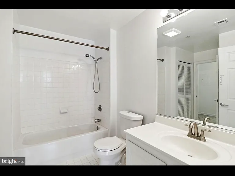 23 Pierside Dr #306 — Photo 7