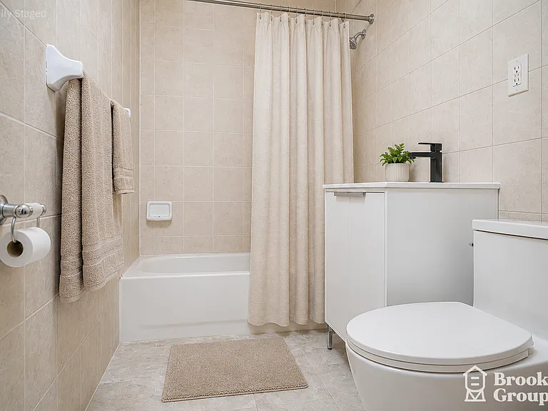 475 Hart St #1B — Photo 5