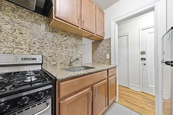 Rented by Compass | media 20