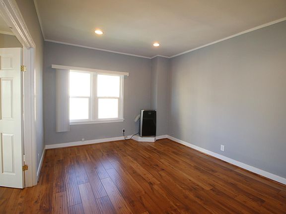 3rd image of 777 S Westmoreland Ave APT 105