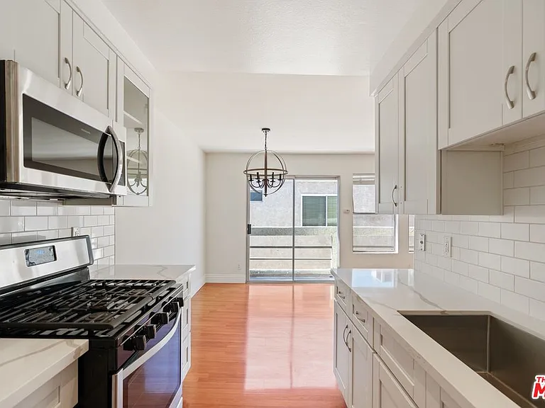 4238 Whitsett Ave #201 — Photo 6