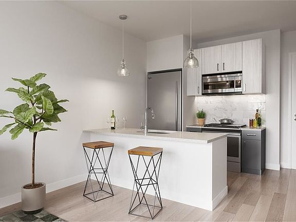 3rd image of 212 Linden Blvd APT 5A