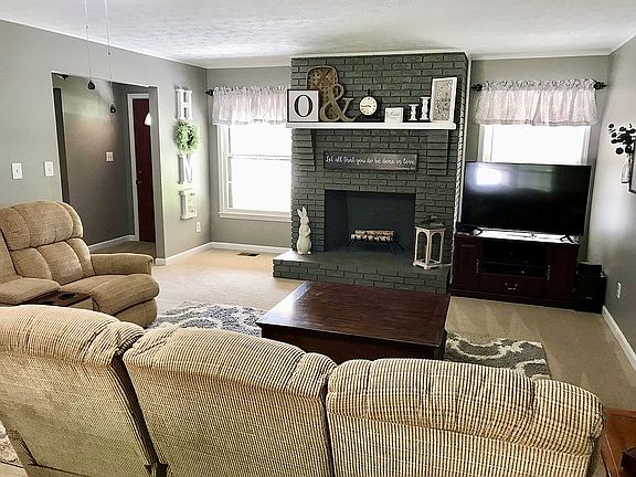 4th image of 112 Country Acres Ct