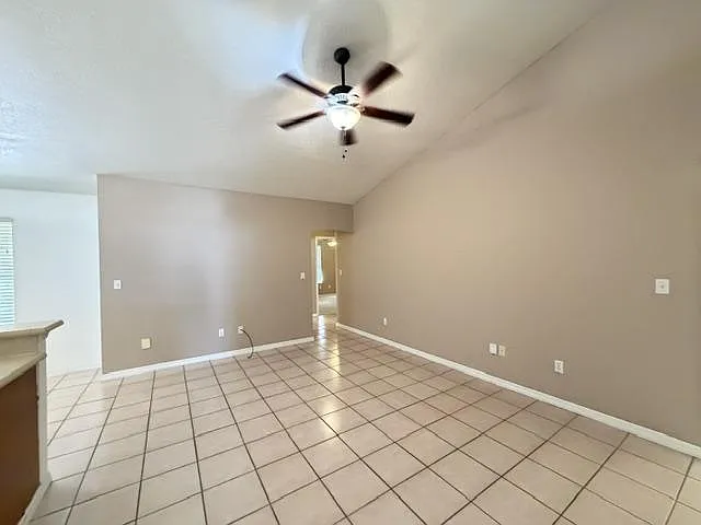 3950 Ridgewood Dr — Photo 5