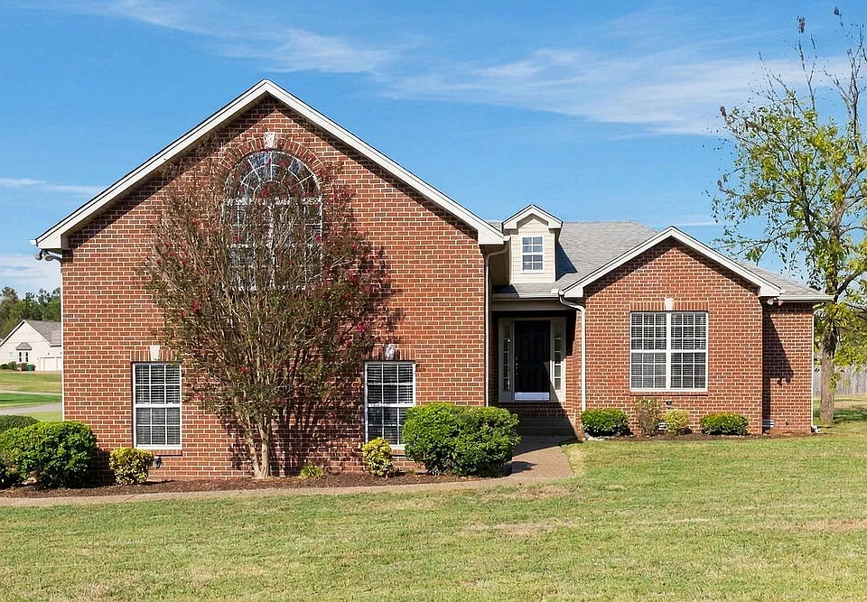 1015 Station Cir