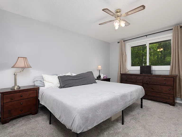 8442 Hawksridge Dr SE — Photo 19