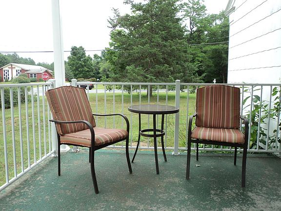 3rd image of 597 Gansevoort Rd