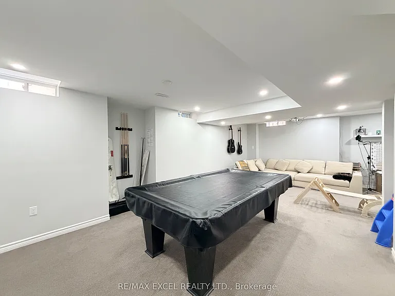 130 Laurendale Ave — Photo 19