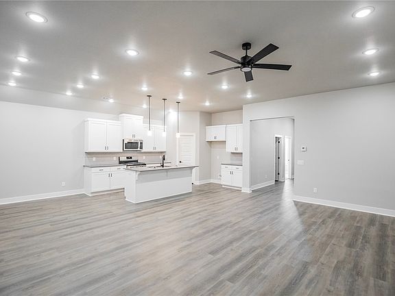 5th image of 5206 SW Firethorn Ln