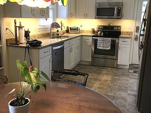 Kitchen (when furnished)