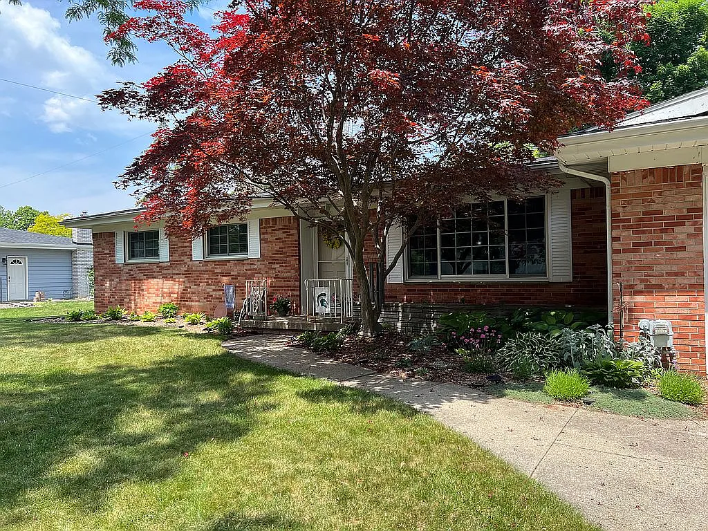 1217 Clearview Dr photo 1