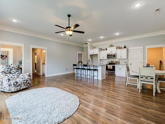 4th image of 5002 Woodridge Lake Blvd #132