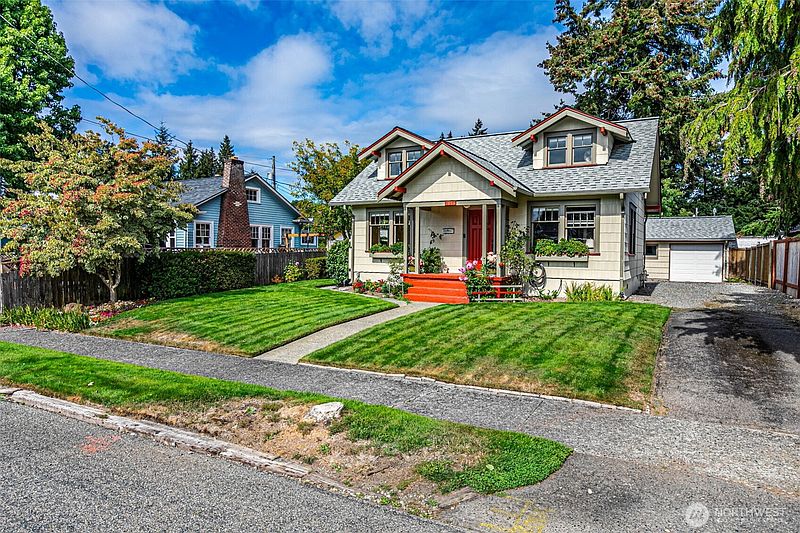 3rd image of 4011 S Wright Avenue