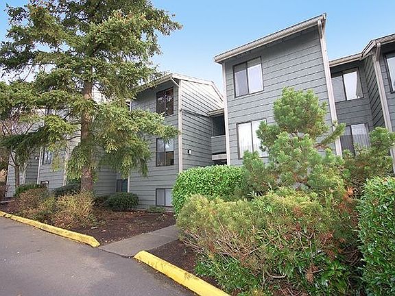 2nd image of 19851 25th Ave NE APT 321