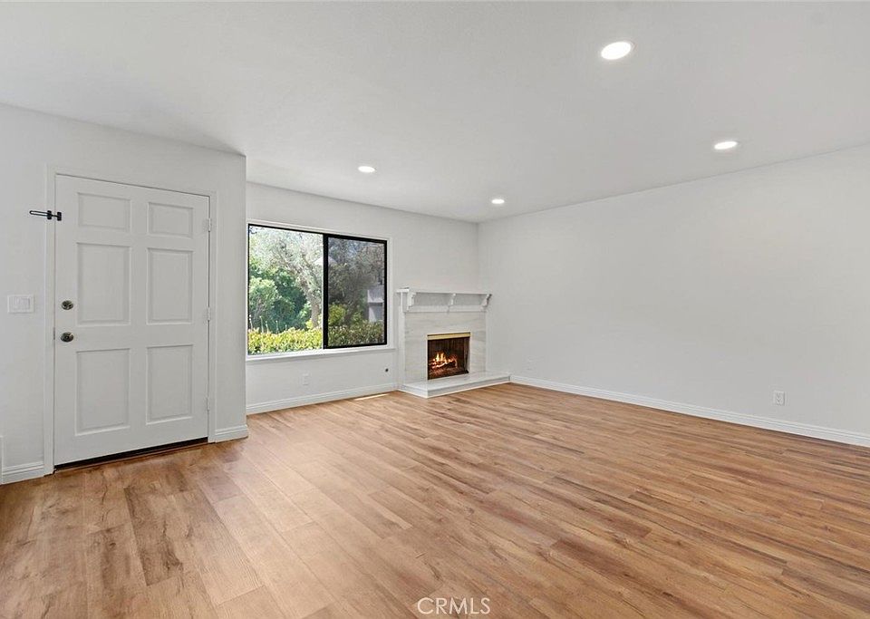 1st image of 28191 Ridgecove Ct S