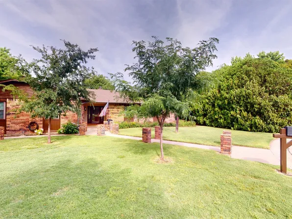 4946 N Drew Cir, Woodward, OK 73801