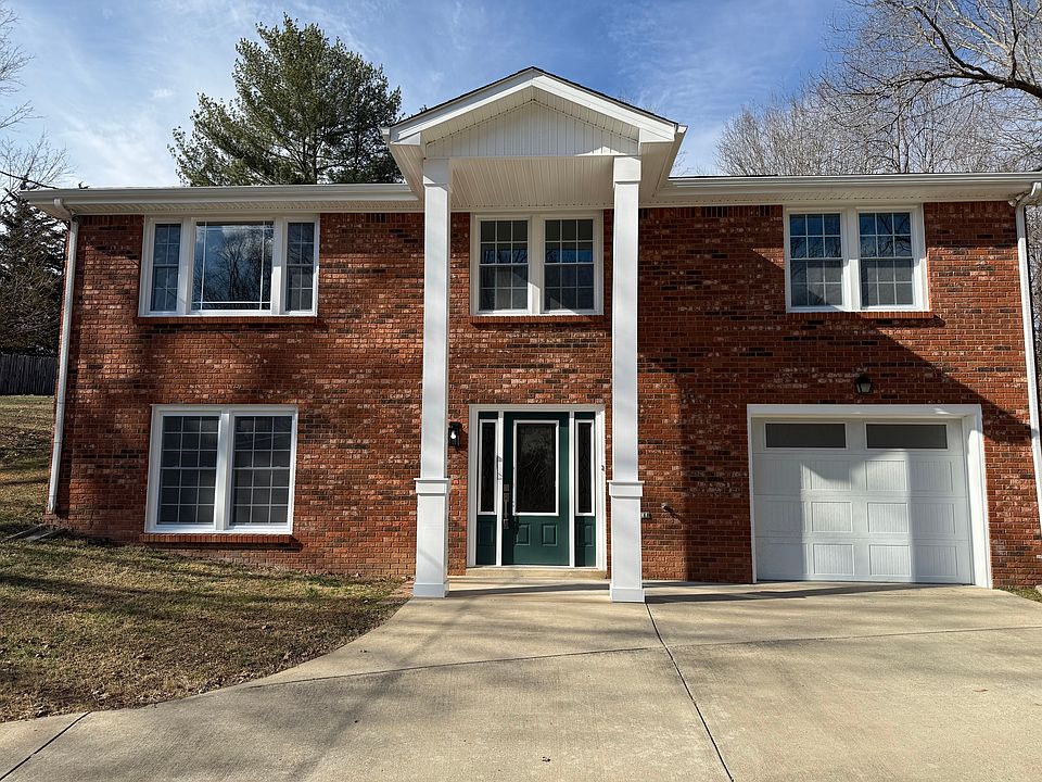 1st image of 657 Chesterfield Cir