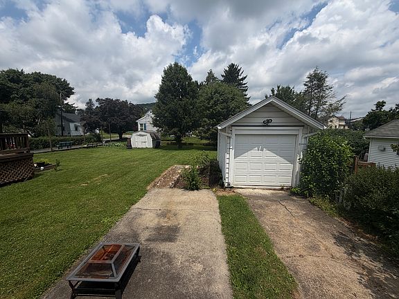2nd image of 1243 School St