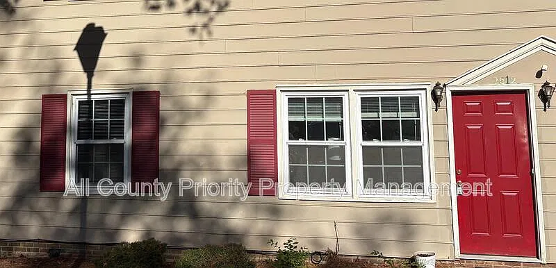 2 bed, 1.0 bath, $1,195 — Photo 2