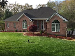 1009 Cherry Springs Dr, Cottontown, TN 37048