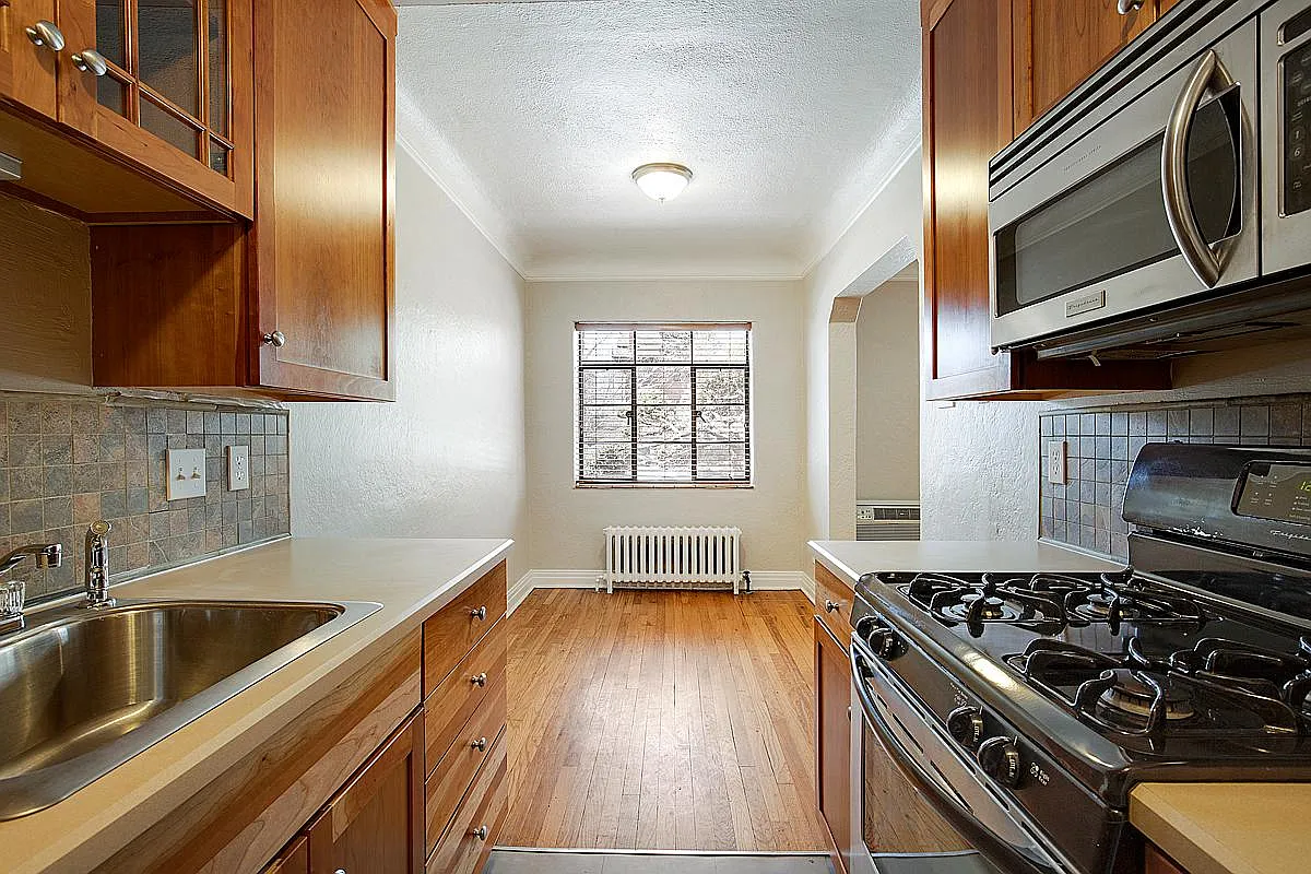 Park Aire Apartments — Photo 3