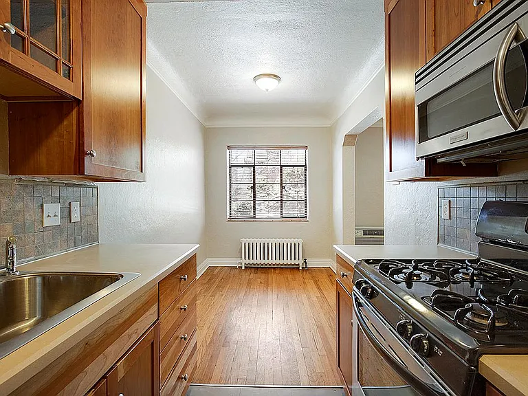 1310 N Franklin St — Photo 3