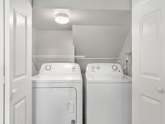 4th image of 900 5th St