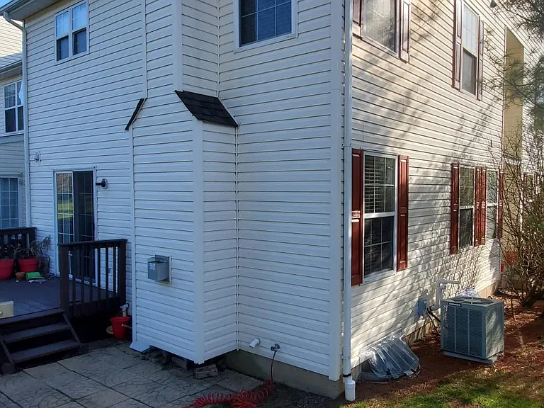143 Hunt Club Dr — Photo 4