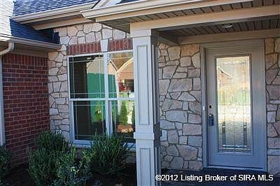 3rd image of 2747 Crescent Hill Dr NE