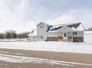 225 3rd St, Cuba City, WI 53807