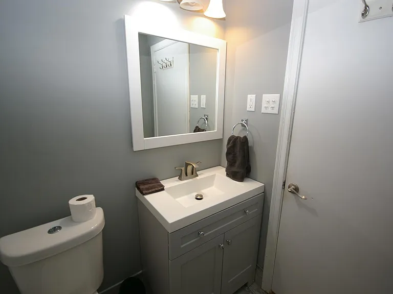 1272 Woodland Ave NE — Photo 9