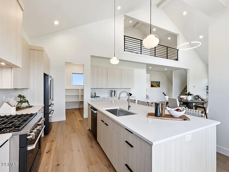 1285 E Lasso Trl — Photo 18