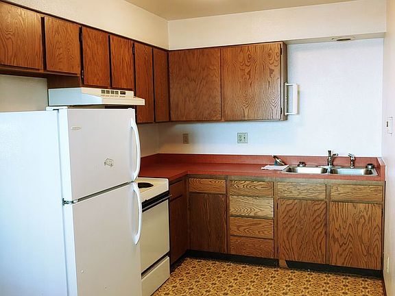 3rd image of 1531 S 10th St W #B