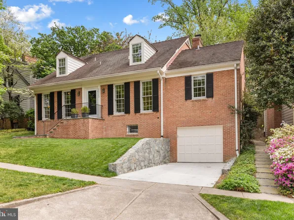 4425 Chalfont Pl, Bethesda, MD 20816