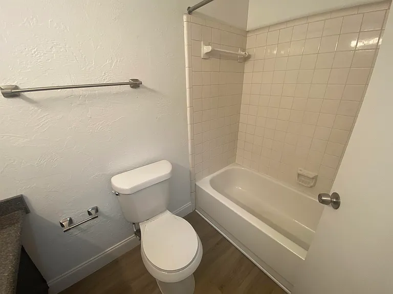1530 Live Oak Dr #D4 — Photo 12