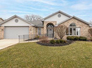 8713 Randolph Ct, Woodridge, IL 60517