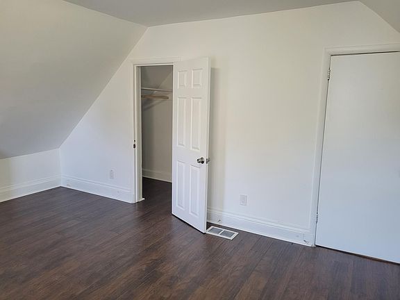 4th image of 15 Hawthorne Ave Floor 3