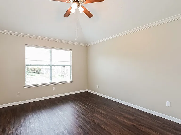 4018 Falvel Shadow Creek Dr — Photo 9