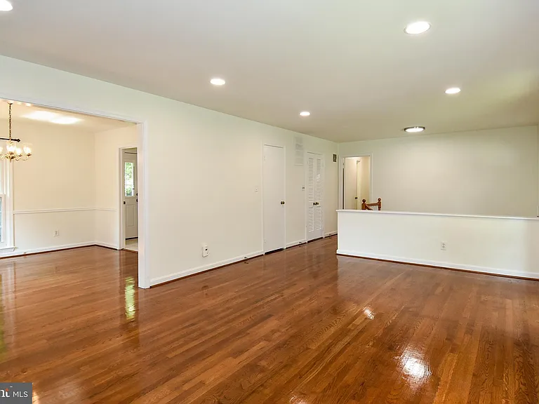 7513 Sebago Rd — Photo 10
