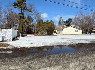 Paramount St, Springfield, MA 01104