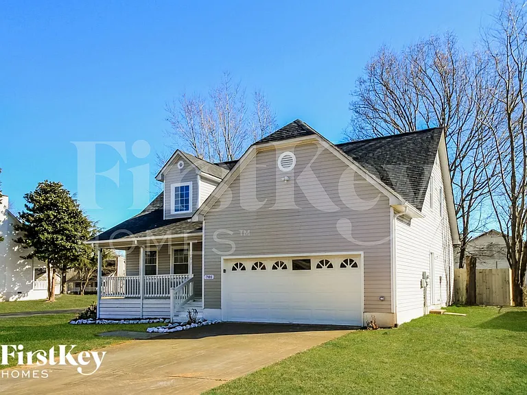 701 Hampton Way Dr — Photo 2