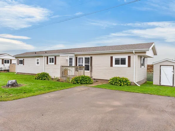 34 Heritage Dr, Cornwall, PE C0A 1H5