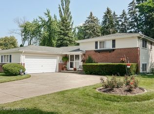 807 Gettysburg Dr, Arlington Heights, IL 60004