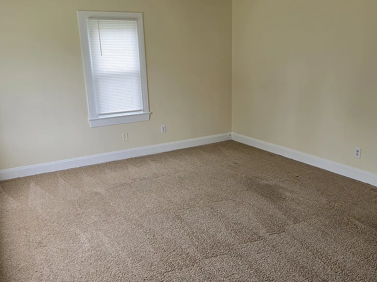 511 E Lincoln Ave — Photo 2